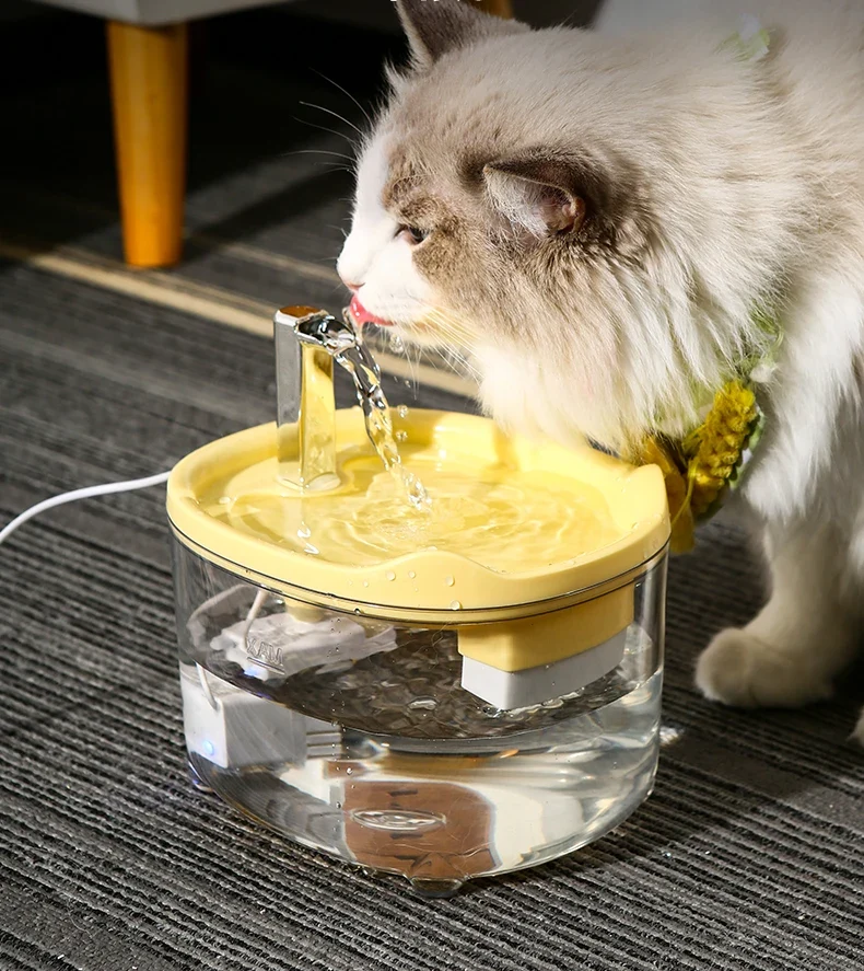 Fontaine à eau pour chat avec filtration et circulation silencieuse "Goutte Dorée"