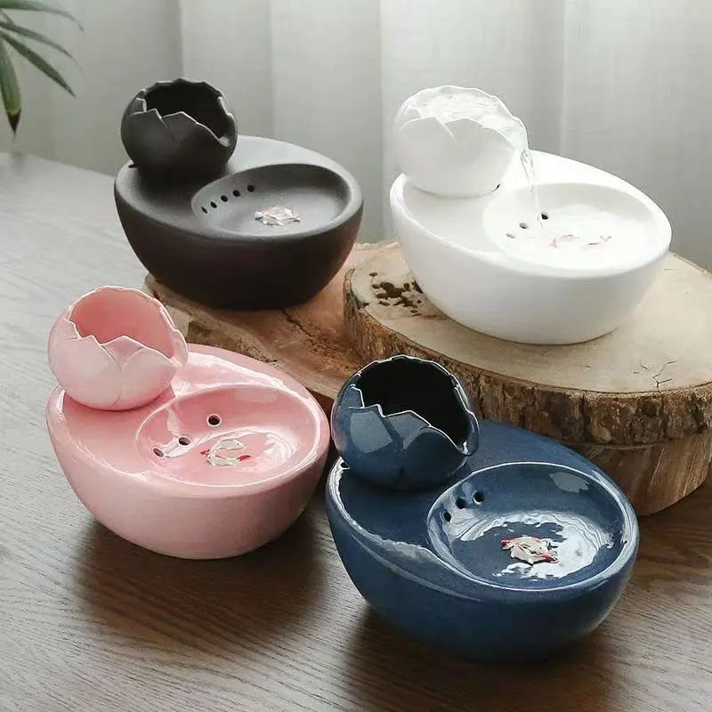 Fontaine à eau pour chat en céramique "Fleur de Miaou"