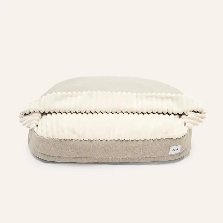 Lit pour chien à capuche en chenille beige, Maso