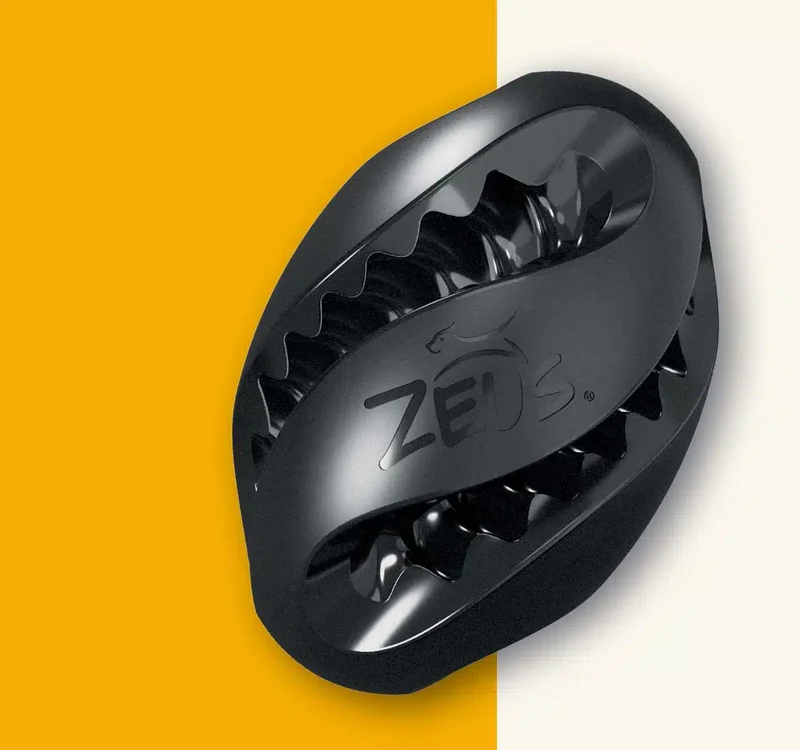 Zeus - Chien - Jouet - Chewchasers - Balle Rugby - Noir - 12.5 cm