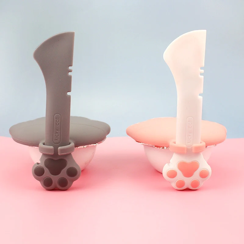 Cuillère à pâtée pour chat avec aide à ouverture boîtes