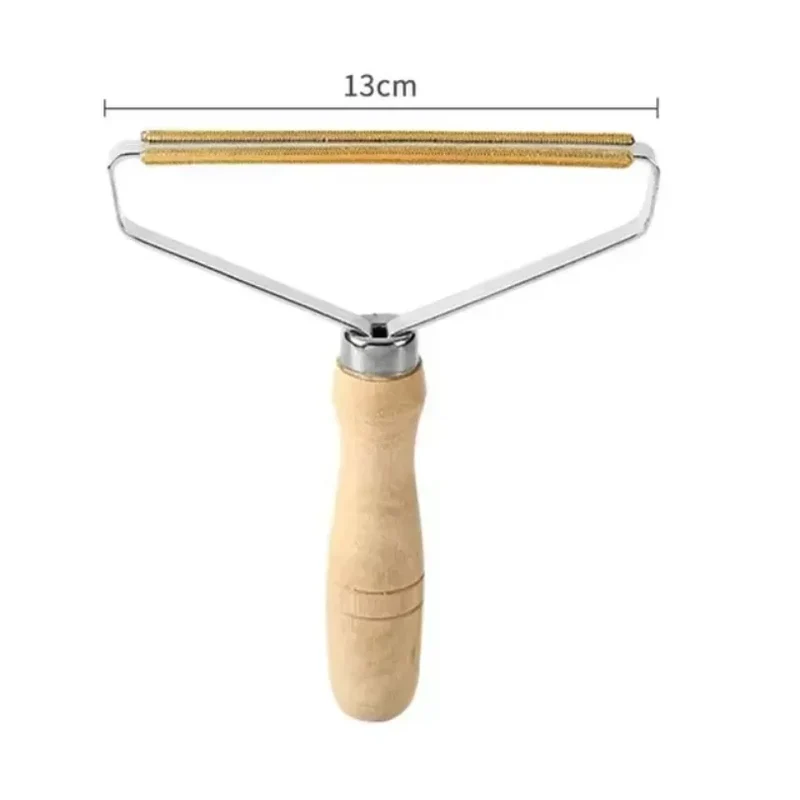 Brosse anti-poils à manche en bois