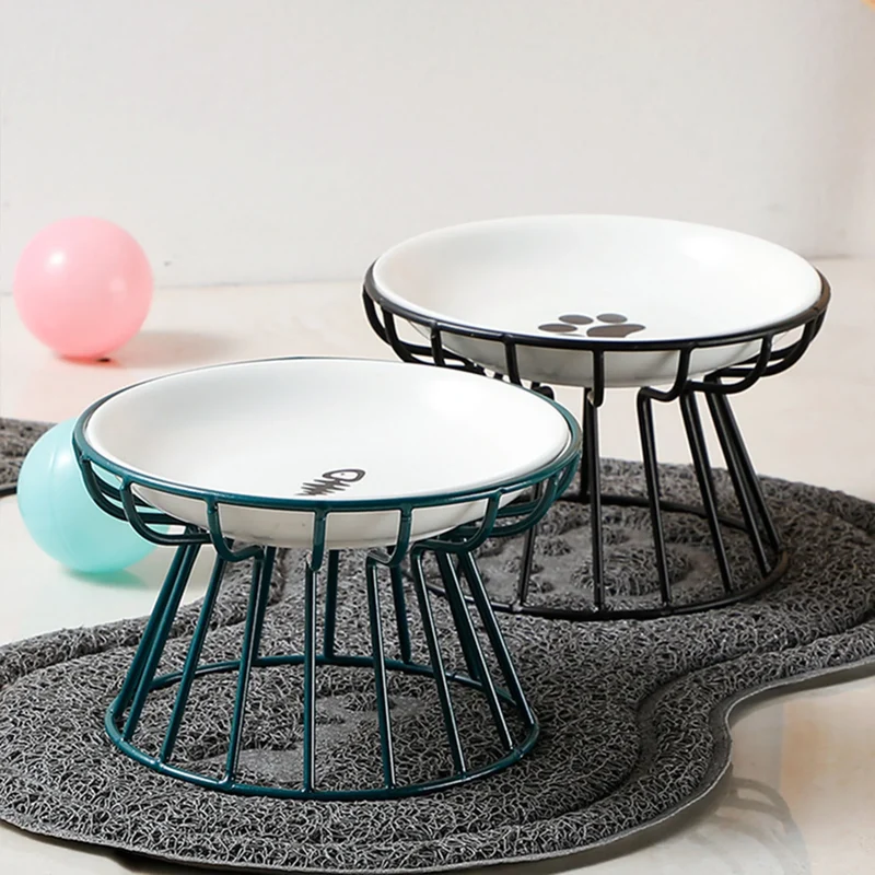 Assiette en céramique et support surélevé