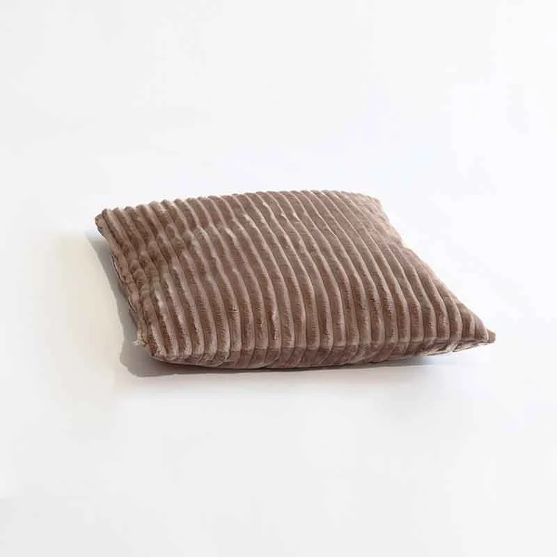 Coussinnerie Design Chat - Velours Taupe ou Ecru - Modèles Berlingot Coussin Cube